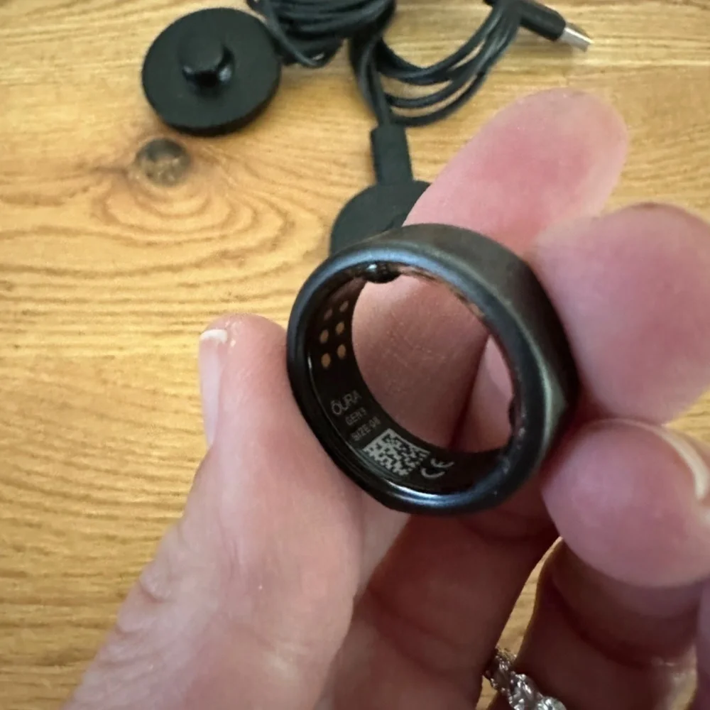 Oura Ring Gen 3 Heritage in Stealth (Size 8) - Picture 5 of 11